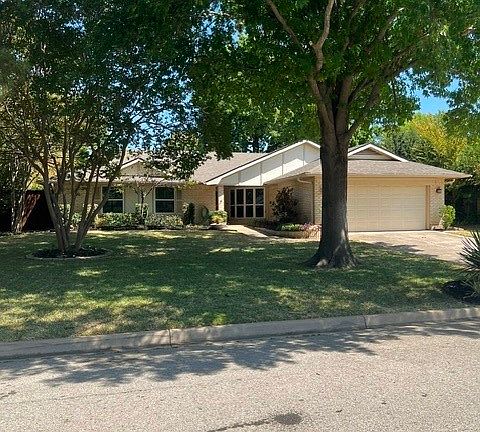 4th image of 2846 Columbine Dr