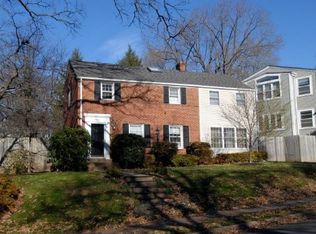 5841 11th St N, Arlington, VA 22205