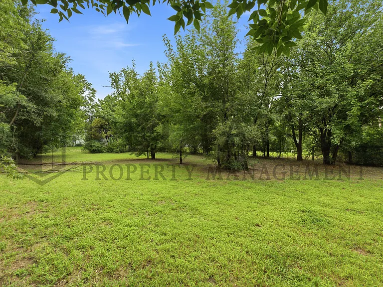 1620 E Selma St — Photo 8