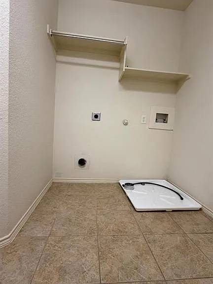 2205 Stoneleigh Pl — Photo 28
