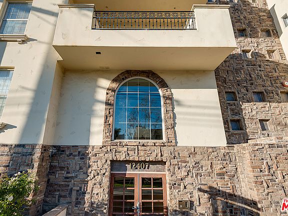 4th image of 12407 Moorpark St APT 203