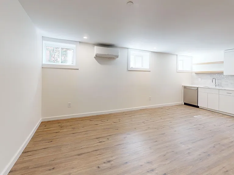 269 Humphrey St — Photo 47