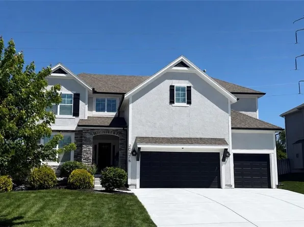 20476 W 107th Pl, Olathe, KS 66061