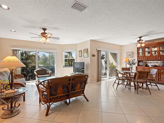 4th image of 5692 Santiago Cir