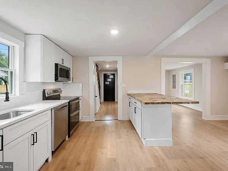 553 Highland Ave — Photo 9