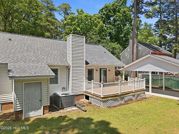 4th image of 305 Baytree Drive
