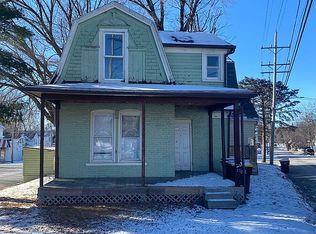 255 W Broadway St, Freeport, IL 61032