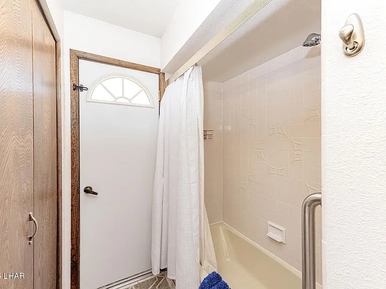3713 Mission Dr S — Photo 22