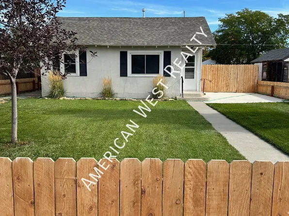 527 N Clark St, Powell, WY 82435
