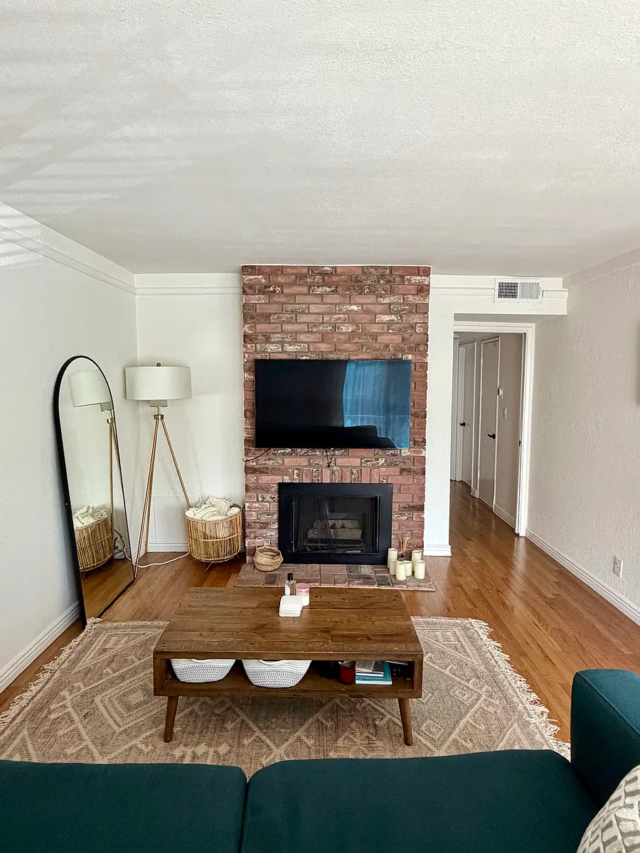 Building Photo - 14007 Milbank St #2