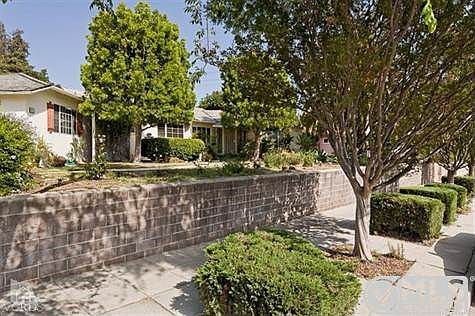 Added privacy of the home as it is set up off the street