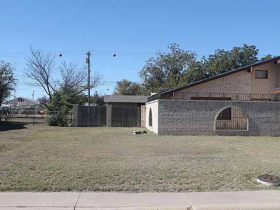 2nd image of 807 N Plaza Ave