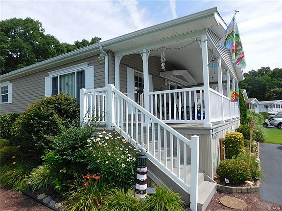 2nd image of 33300 Lakeshore Cir