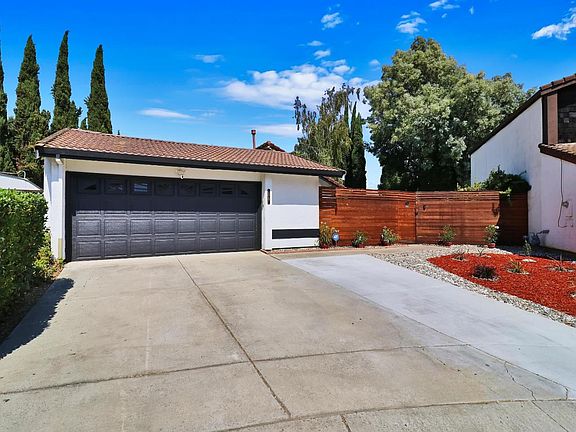 3rd image of 56 Southmar Ct