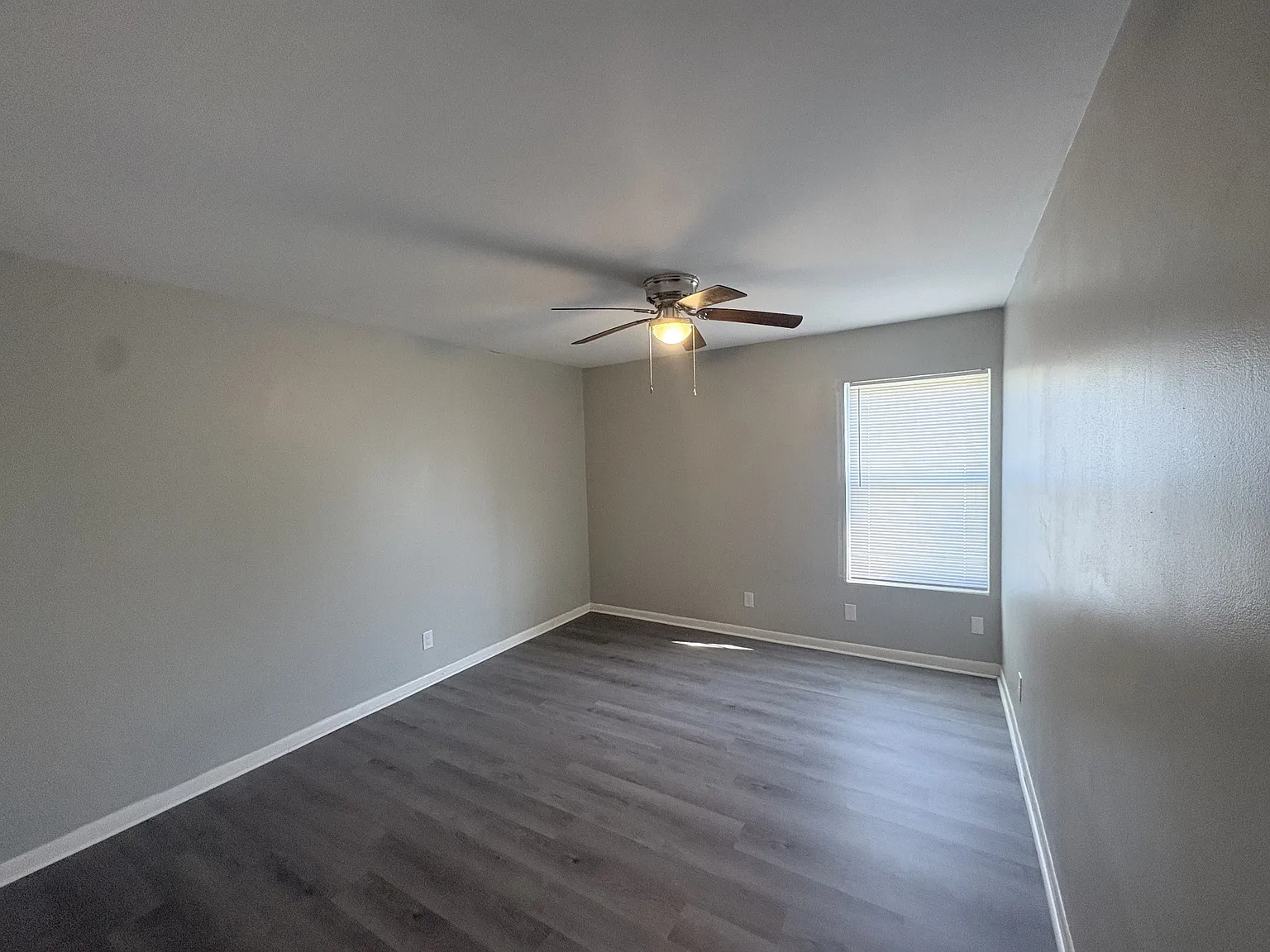 1 bed, 1.0 bath, 950 sqft, $895 — Photo 4
