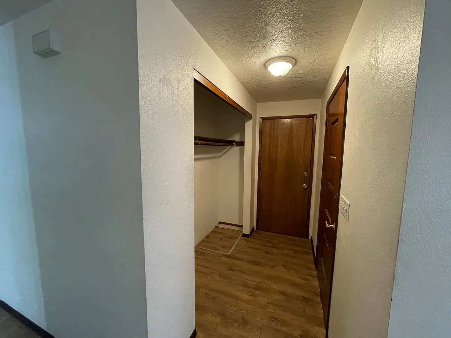 Spacious 3 bedroom + 2 bathroom home with very large yard!! Covered patio and garage!! — Photo 3