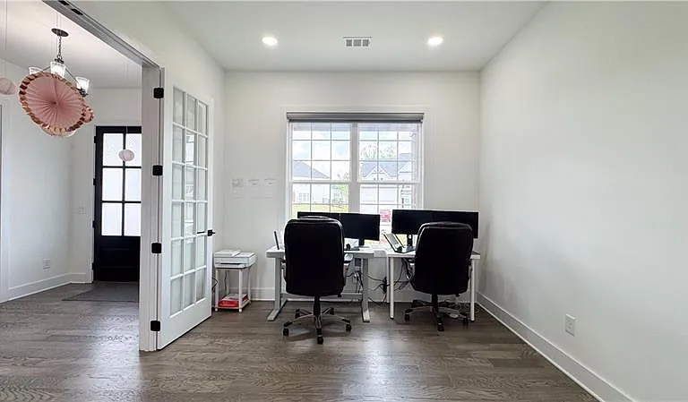 3790 Andover St — Photo 8