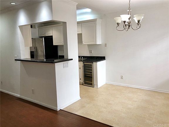 3rd image of 21529 Saticoy St APT 116
