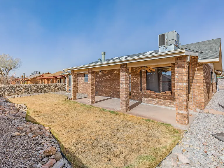 440 Glacier Dr — Photo 32