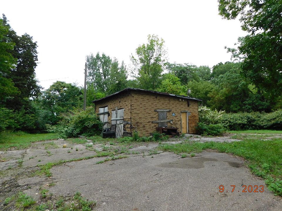 2nd image of 725 Waukonda Ave