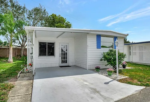 471 Palm Dr #310 Photo 1