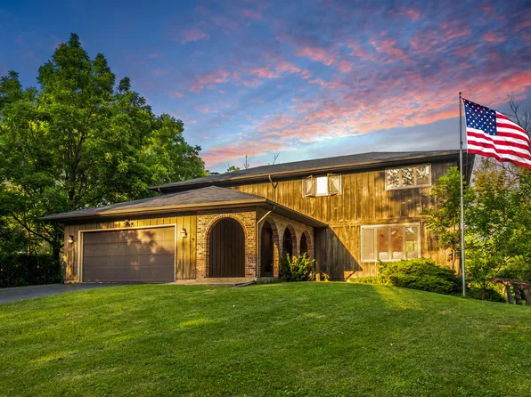 21971 N Harbor Rd, Barrington, IL 60010