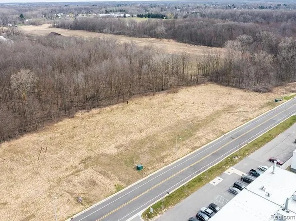 1208-1240 Tech Dr, Webberville, MI 48892