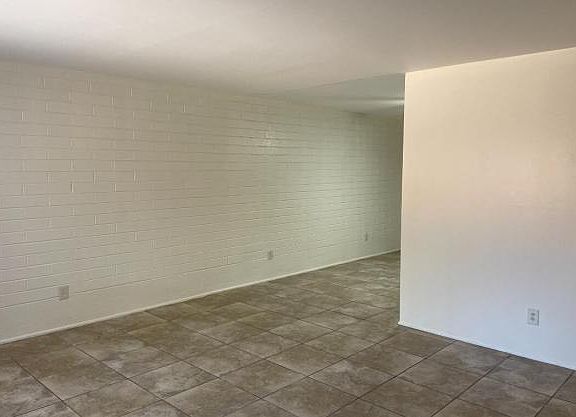 2nd image of 3736 E Fairmount St #12