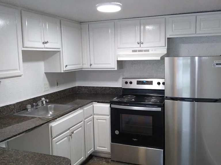 4400 Herrmann St — Photo 1