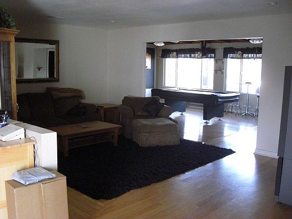 3rd image of 6571 Santa Catalina Ave