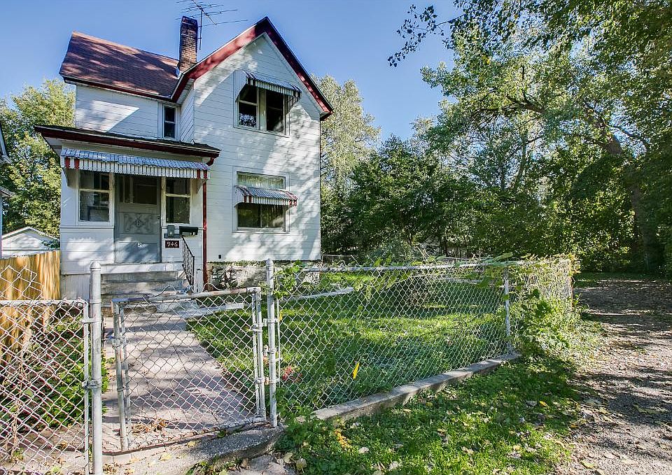 1st image of 946 Bradley St