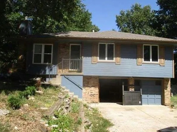 32910 E Oak Hill School Rd, Oak Grove, MO 64075