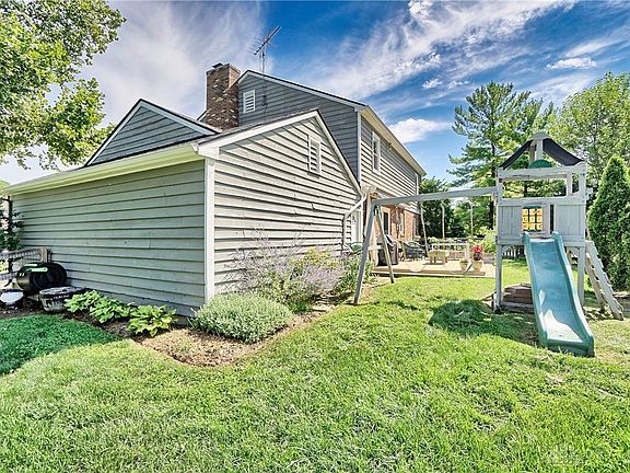 3rd image of 4820 Carlow Cir
