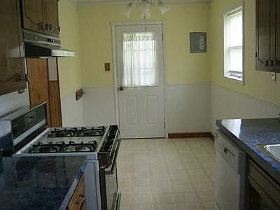 4th image of 500 Stanton Dr S