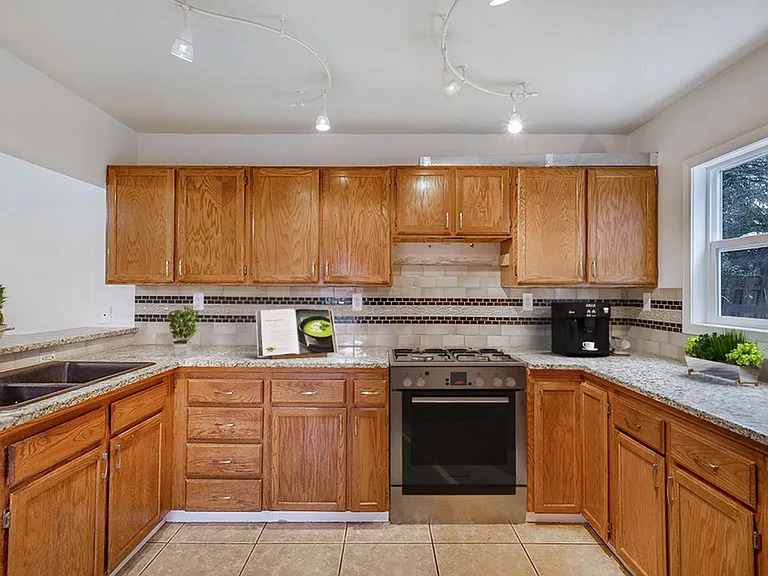 8912 NE Russell St — Photo 4