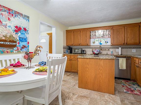 4th image of 14005 Fincher Ln