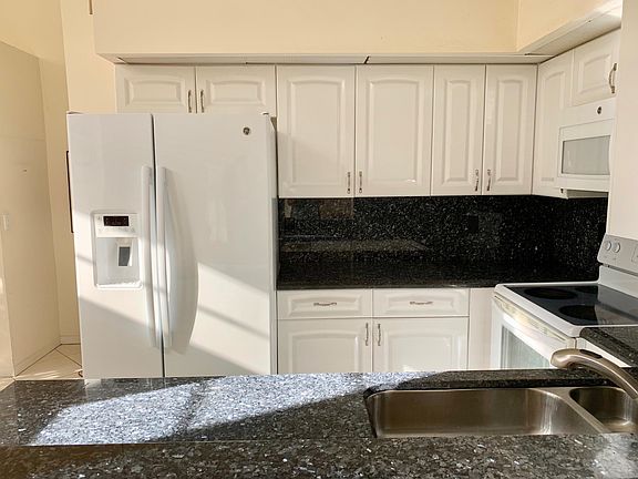 3rd image of 7742 Coral Lake Dr
