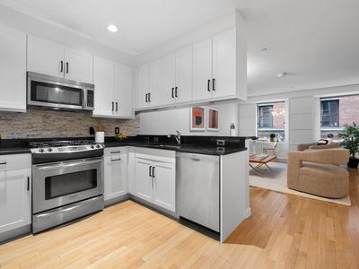 80 Broad St Unit 303, Boston, MA, 02110