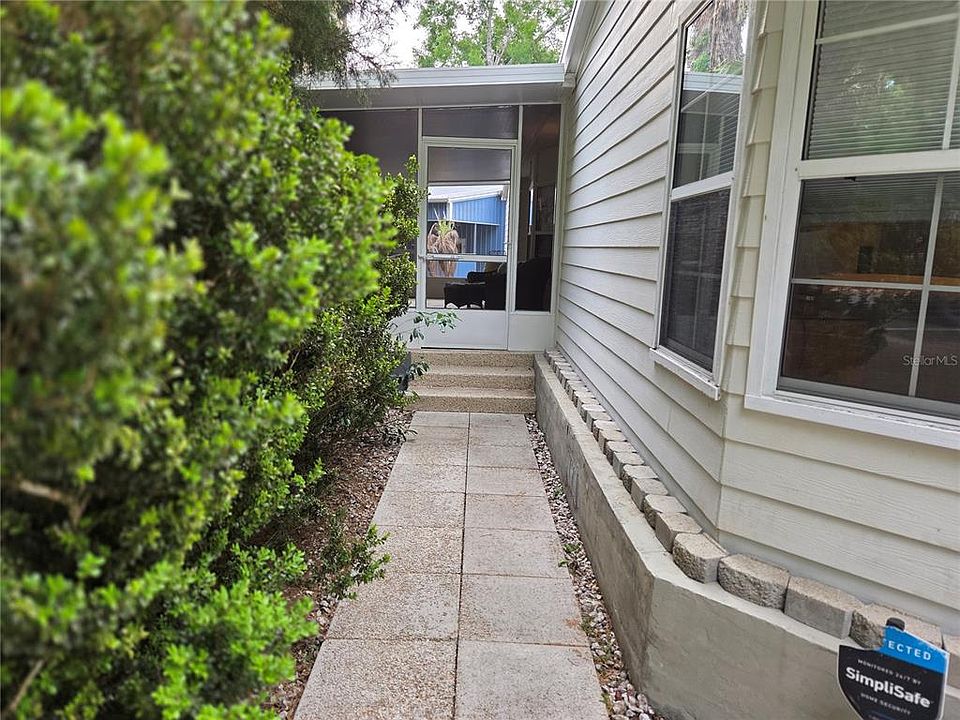 1st image of 421 Margaret St