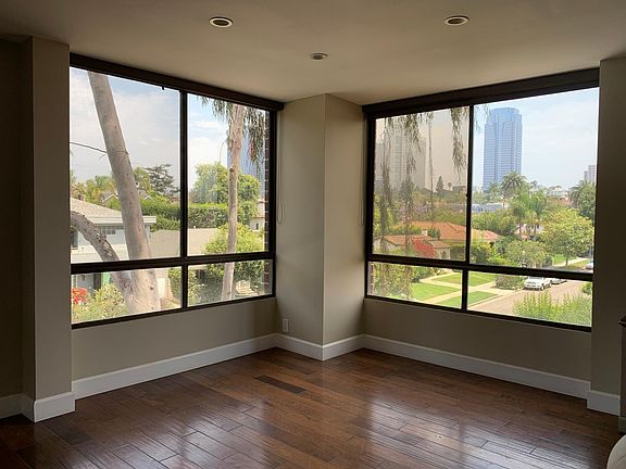 2nd image of 2304 S Beverly Glen Blvd Unit 303