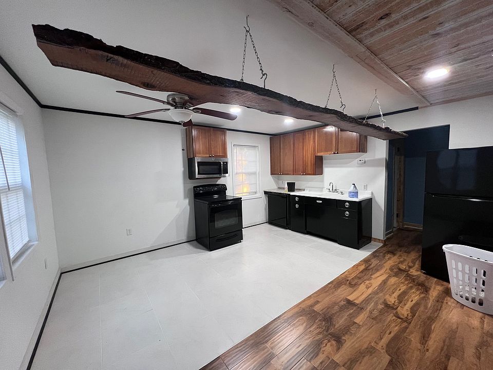 1st image of 2040 Cambridge Ave #1