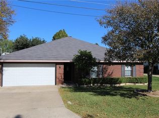 104 Johnny Hall Dr, Kyle, TX 78640