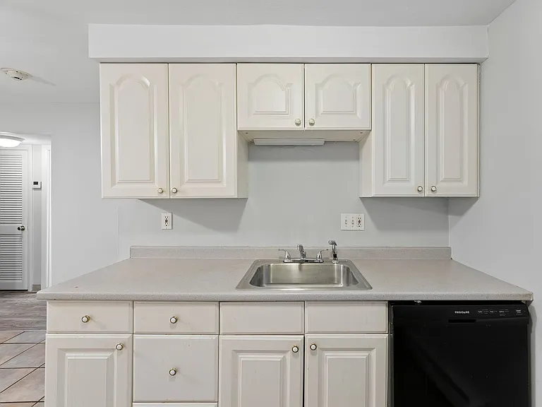 Hillside Terrace Apartments — Photo 73