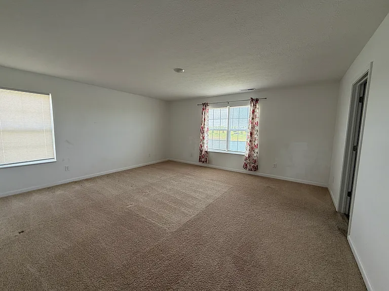 577 Freedom Dr — Photo 32