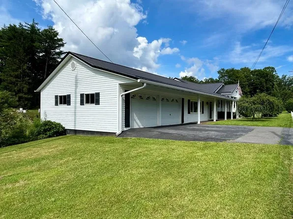 504 Maple Fork Rd, Mount Hope, WV 25880
