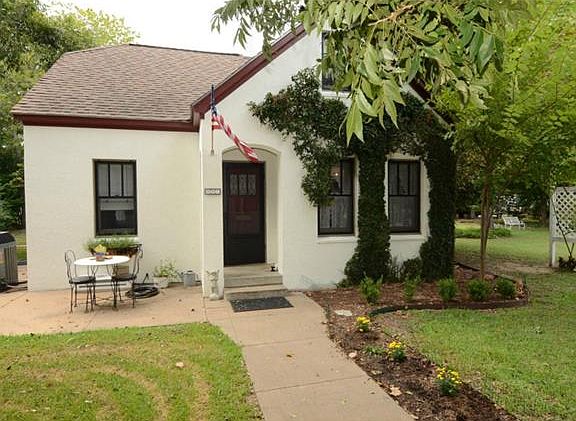 2nd image of 401 Whitehead St
