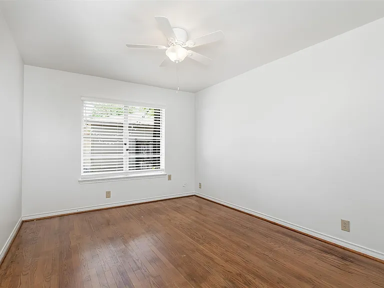 11050 Wyatt St — Photo 16