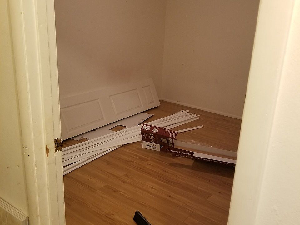 2nd image of 605 Olive St