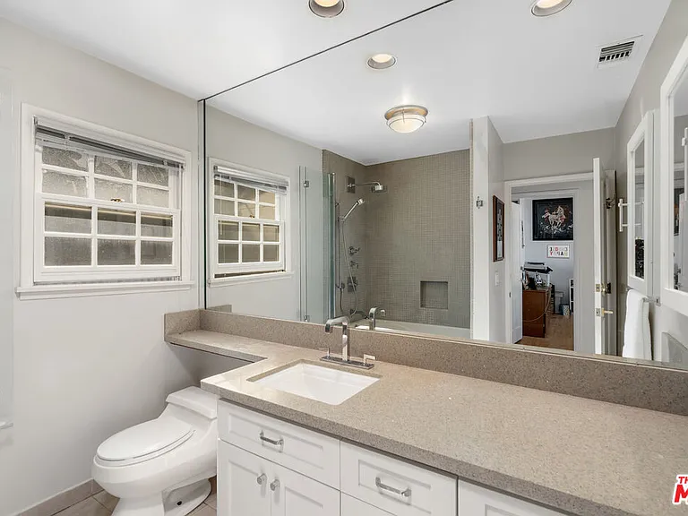 3331 Bennett Dr — Photo 25