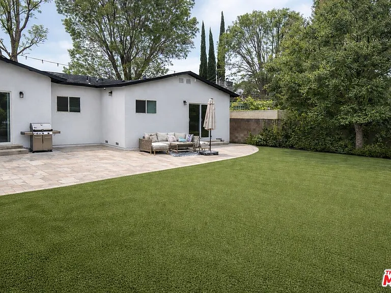 7013 Andasol Ave — Photo 10